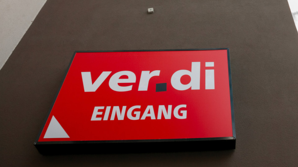 Eingangsschild der Gewerkschaft ver.di