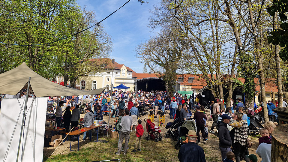 Kindertag und Flohmarkt im Prüfeninger Schlossgarten