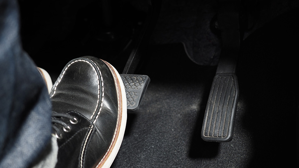 Auto kracht in Apotheke