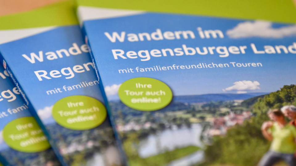 Der neue Wanderführer des Landkreises Regensburg