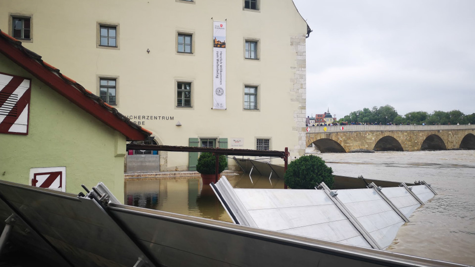 Hochwasser in Regensburg: Situation an der alten Wurstkuchel Regensburg