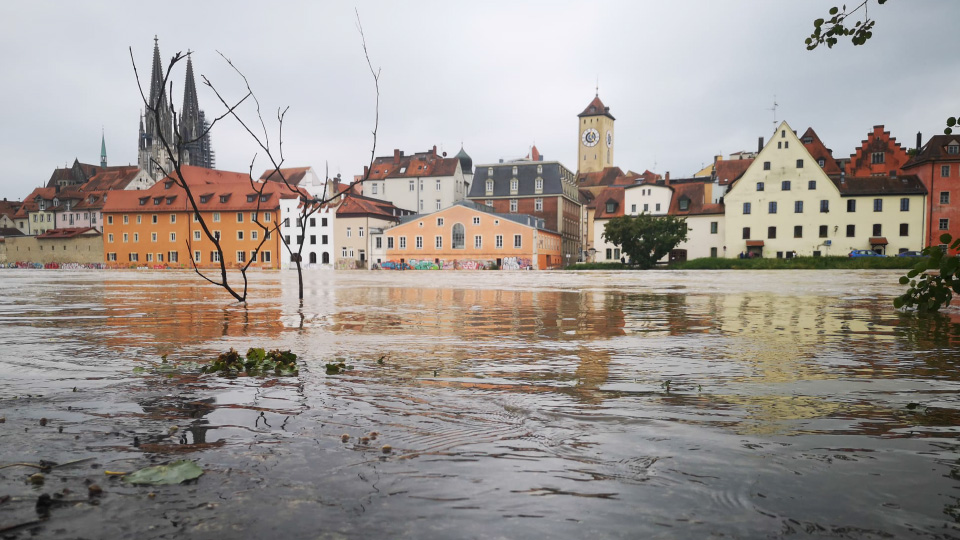 Hochwasser in Regensburg im Juni 2024 nach tagelangem Dauerregen