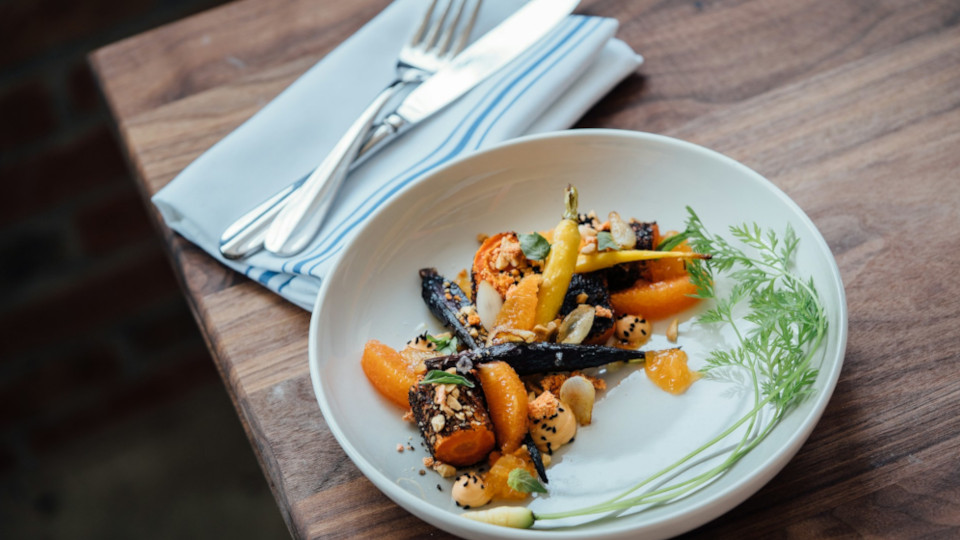 Ein Gericht in einem Restaurant