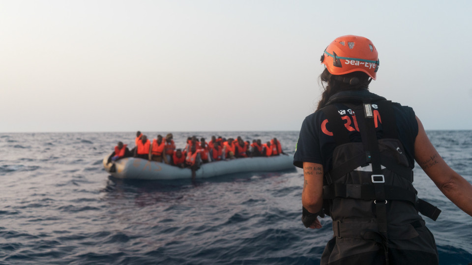 SEA-EYE 4 bei der Rettung