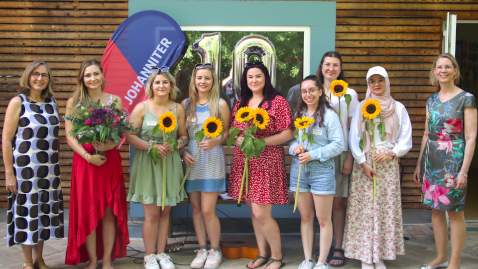 Gruppenfoto der Angestellten des medbo-Spatzennestes