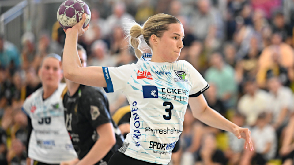 #3 Linksaußen Anika Neuer feierte in Rödertal ihre Liga-Premiere nach der Babypause