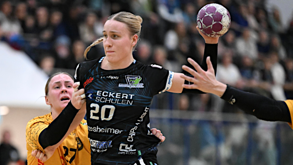 #20 Julika Birnkammer startete perfekt mit drei Treffern und setze Rödertals Abwehr immer wieder unter Druck 