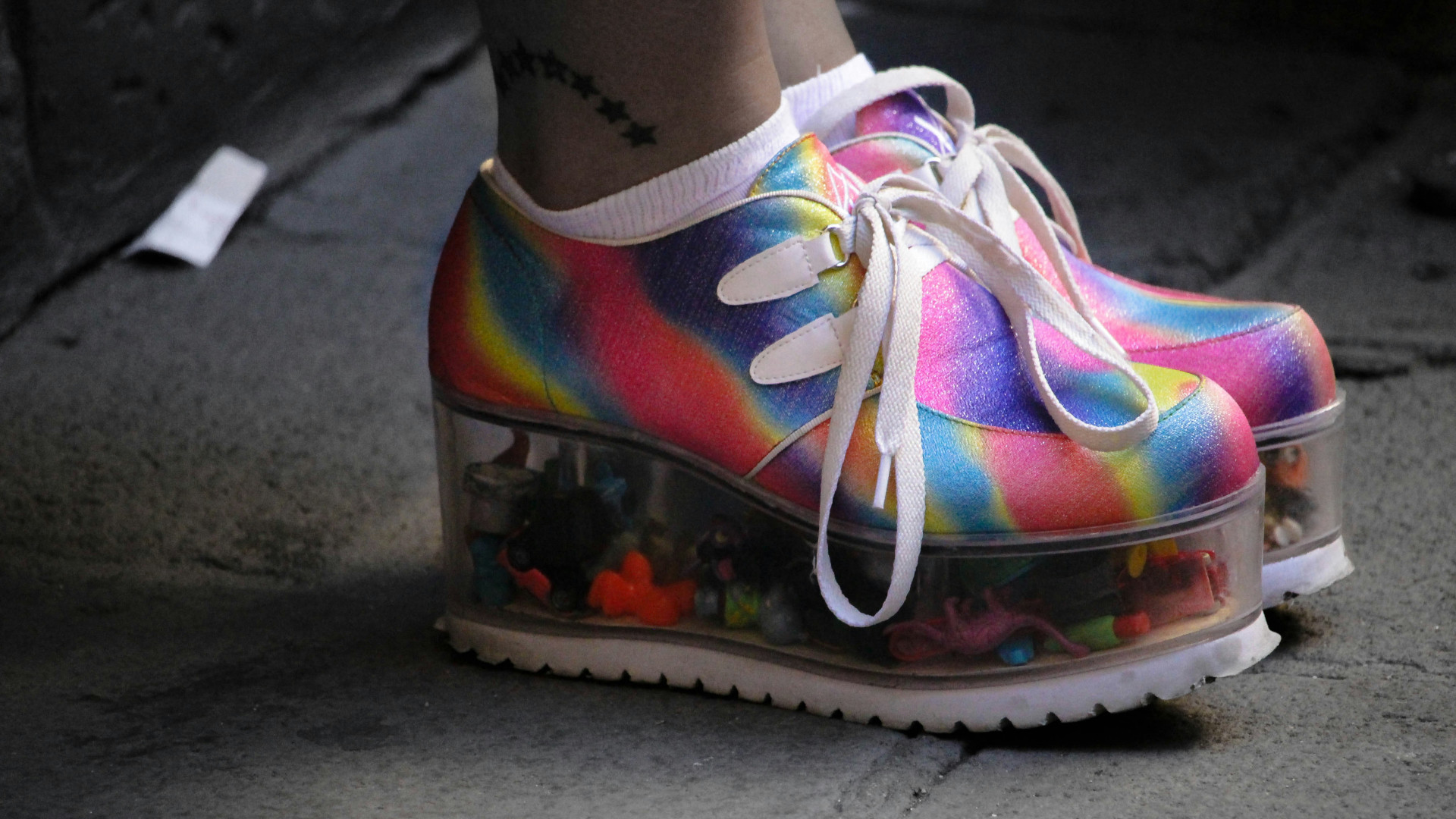 colorful wild wir machen uns die fashion welt wie sie uns gefaellt 1