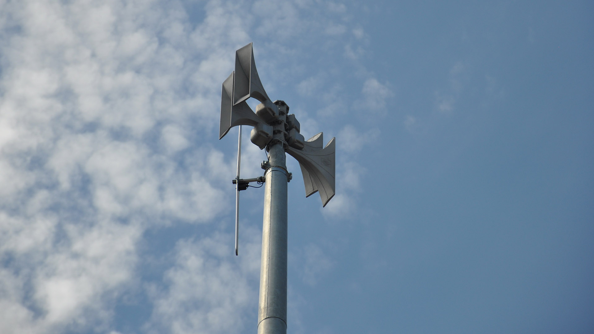 Am 11. September  findet der nächste bundesweite Warntag statt. Foto: Feuerwehr Sirenenmast 