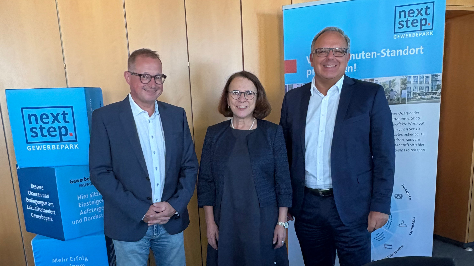 Mieterbeiratsvorsitzender Thomas Wittmann (Das Hörhaus), OB Getrud Maltz-Schwarzfischer (Schirmherrin) und Gewerbepark-Geschäftsführer Roland Seehofer.