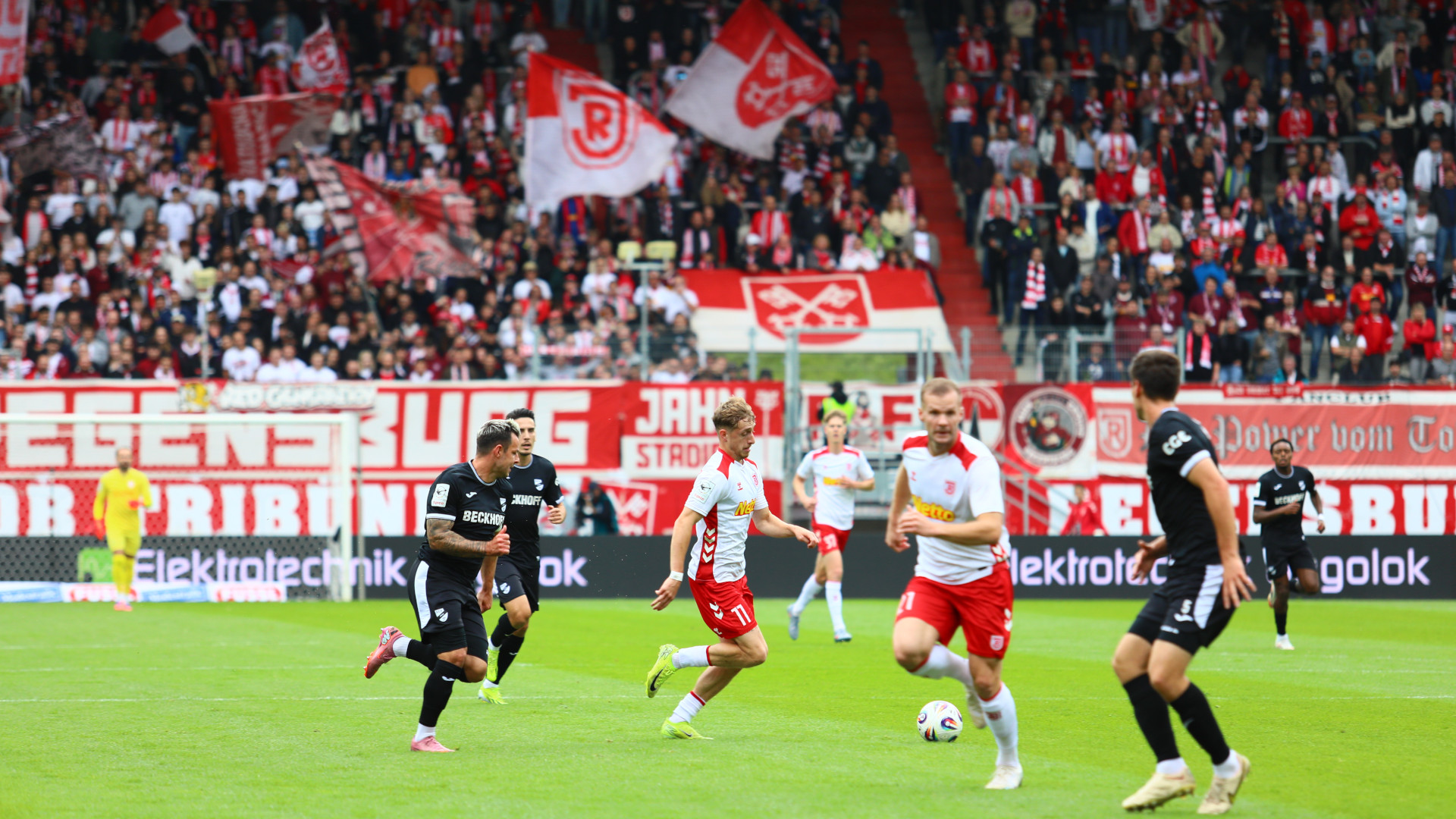 Fußballspieler auf dem Rasen