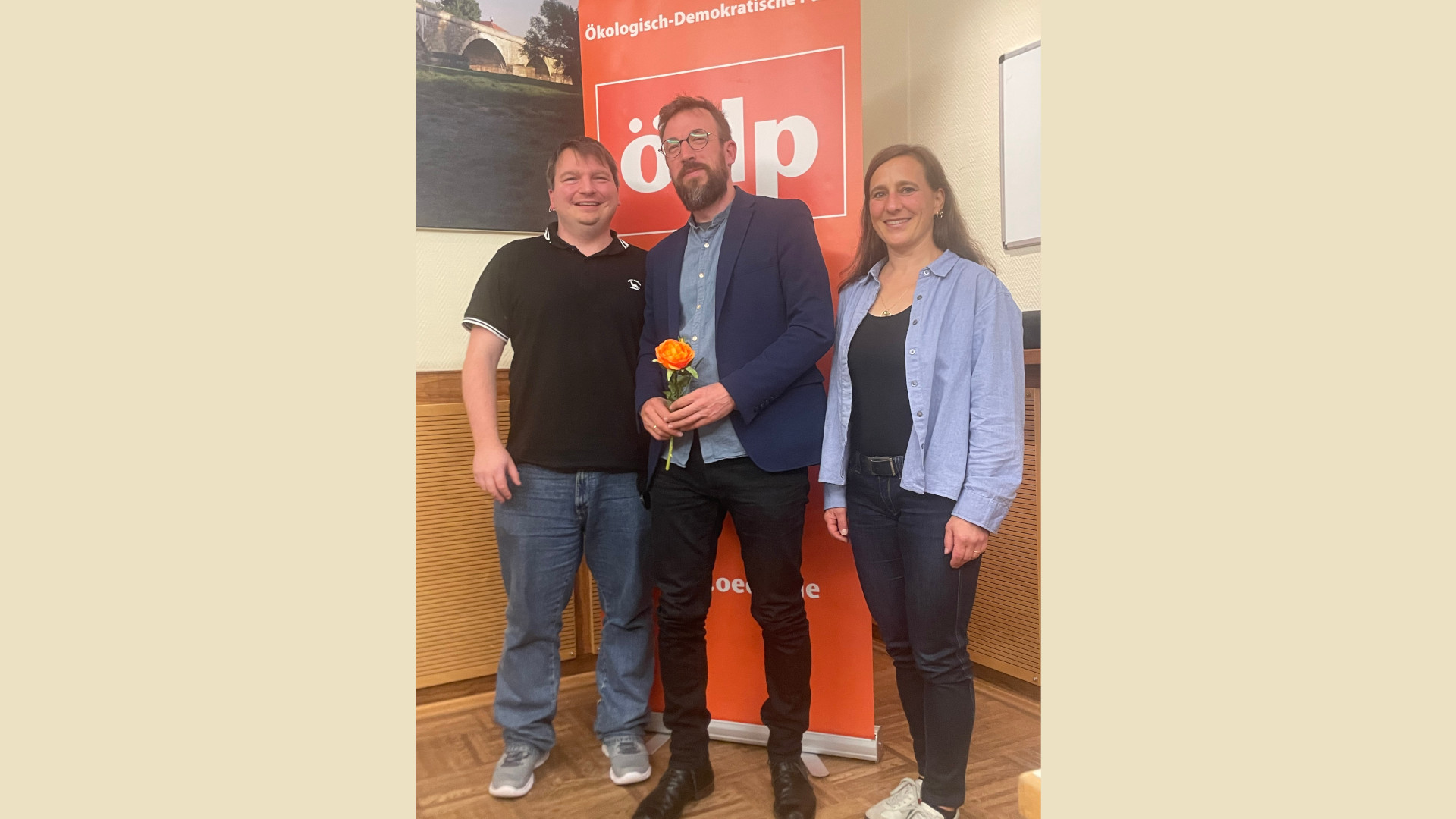 Gruppenfoto bei der Wahl des OB-Kandidaten der ÖDP