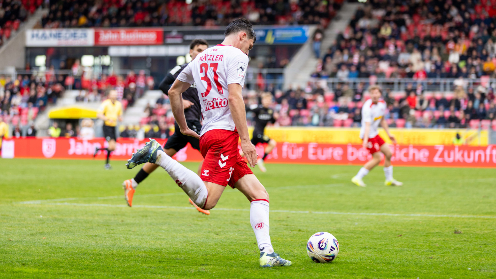 Fußballspieler auf dem Rasen
