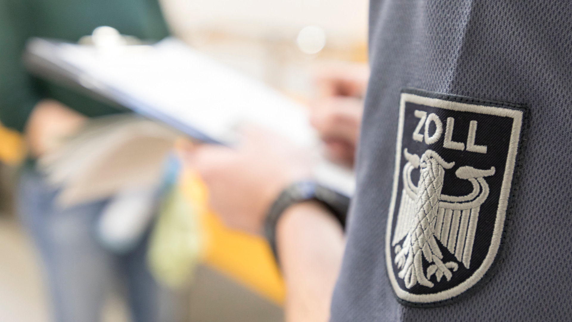 Betreiber-verurteilt-Zoll-enttarnt-Schwarzarbeit-in-Regensburger-Nagelstudio