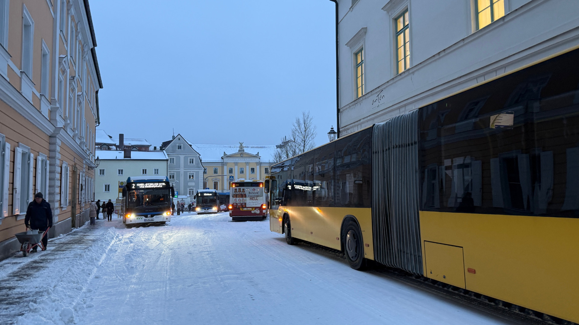 chaos auf den strassen regensburg im ersten schnee 1