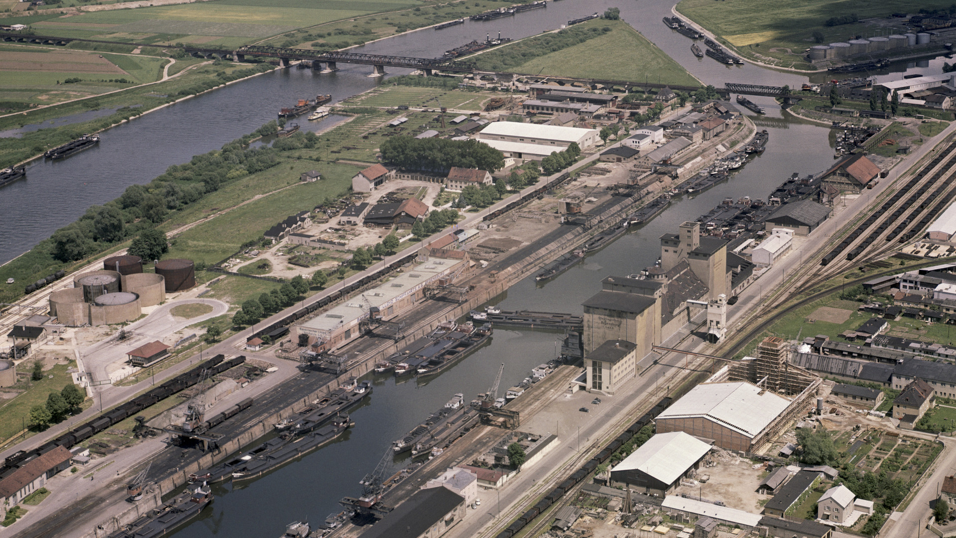 ist regensburg krisensicher arbeitslosigkeit mangelnder wohnraum und trotzdem top zukunftsaussichten 3