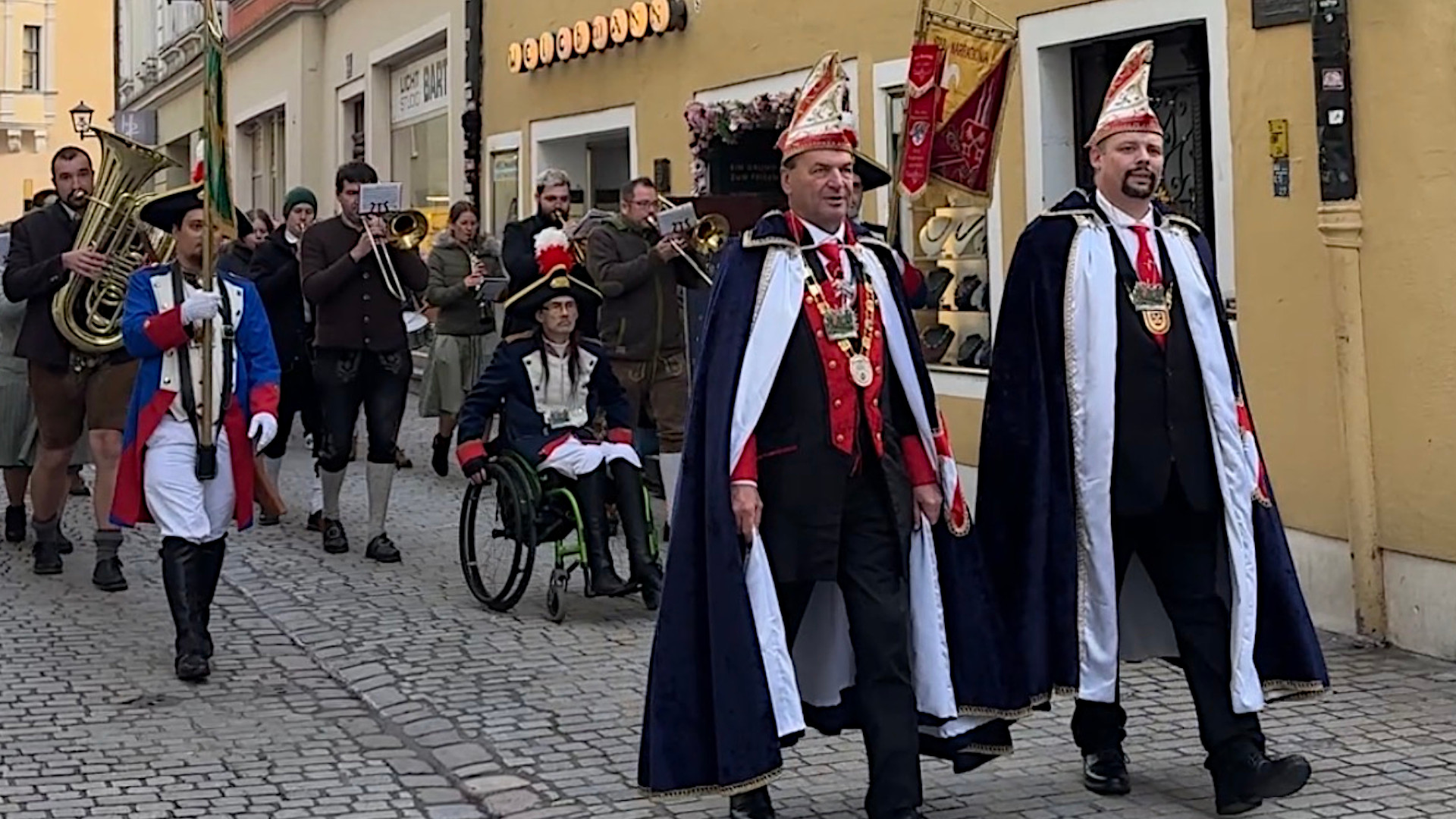 Helau-Regensburg-erf-llt-vom-Faschingsbeginn