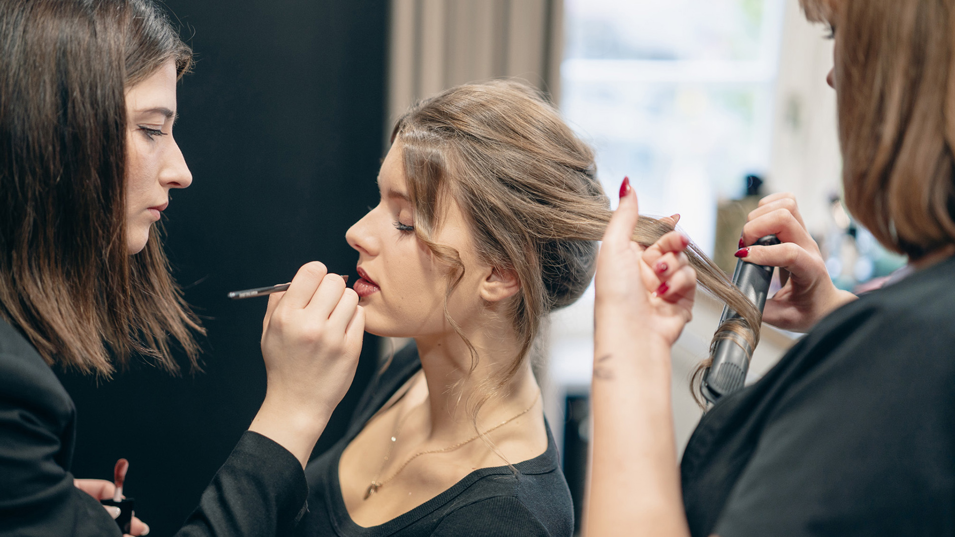 Wenn-Mode-auf-Magie-trifft-Hinter-den-Kulissen-unseres-Weihnachtsshootings