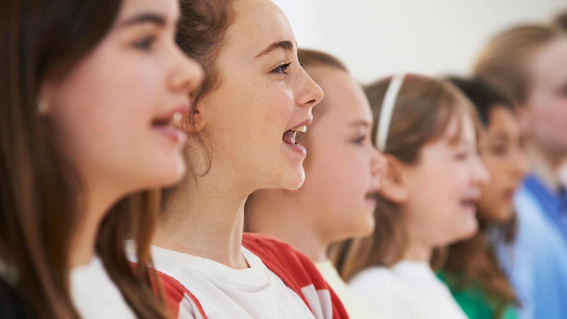 Symbolbild: Kinder singen im Chor