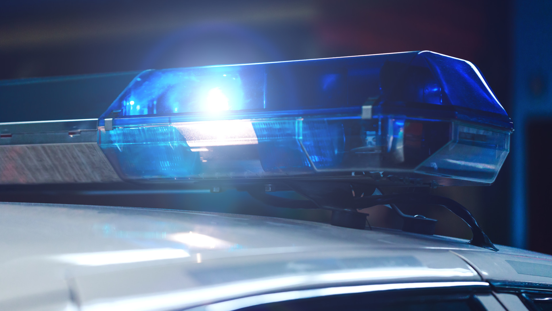 Brandstiftung-Mann-setzt-Verkaufsbuden-am-Weihnachtsmarkt-in-Brand