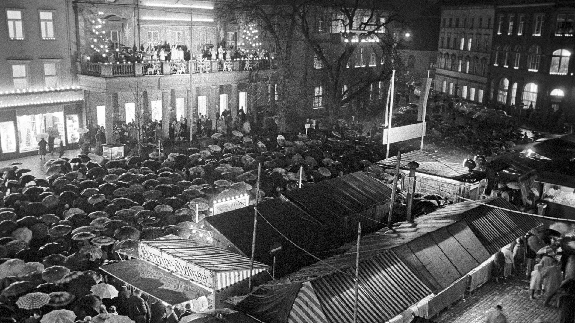 Der Eröffnungsabend am Neupfarrplatz 1960