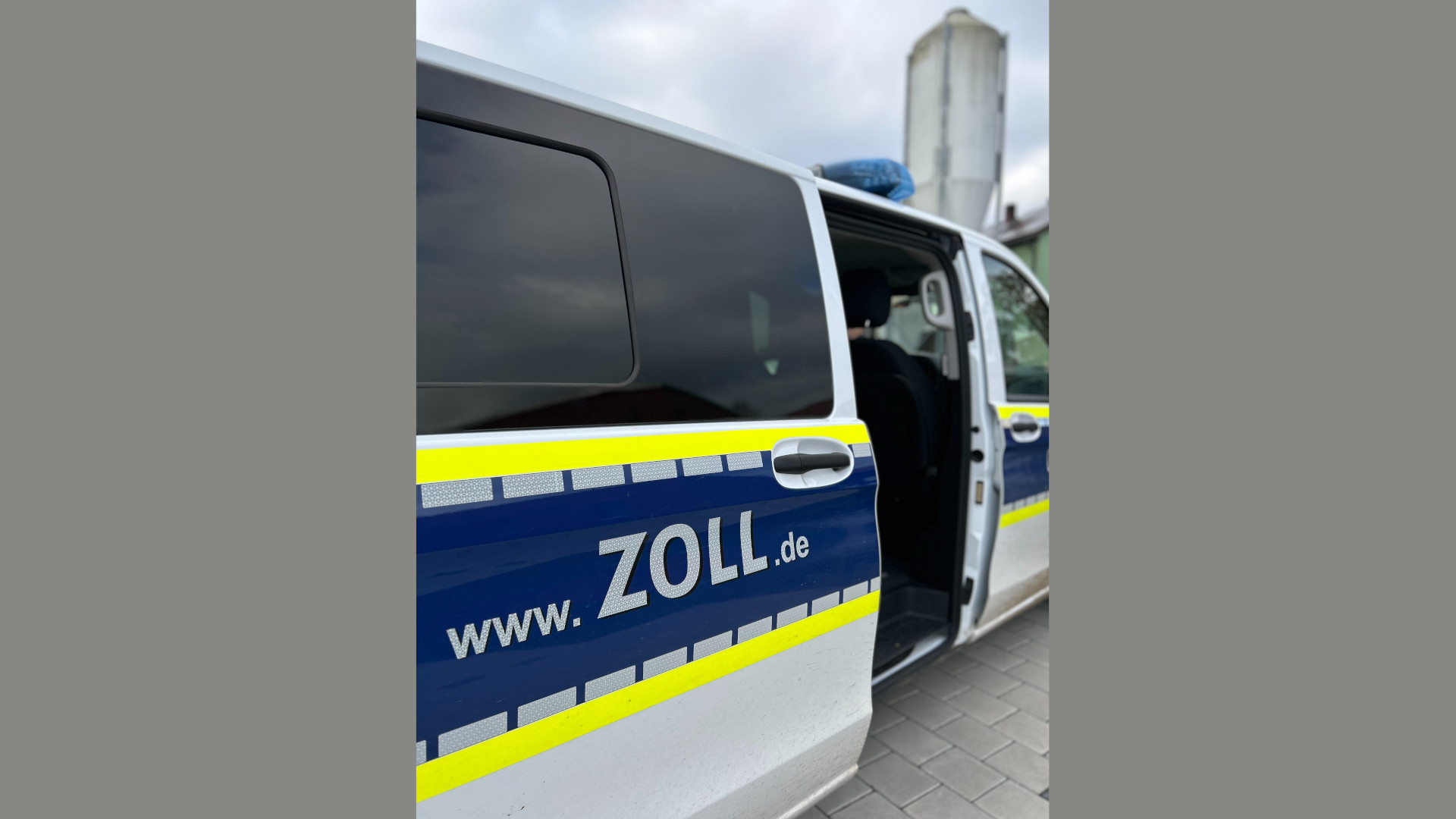 Einsatzfahrzeug des Zolls