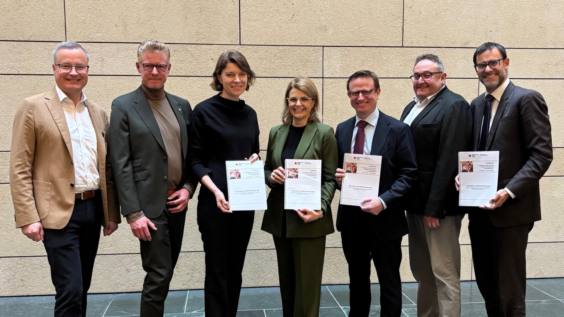 Rettungsdienste-entlasten-Fachwissen-aus-Regensburg-geht-an-die-Politik