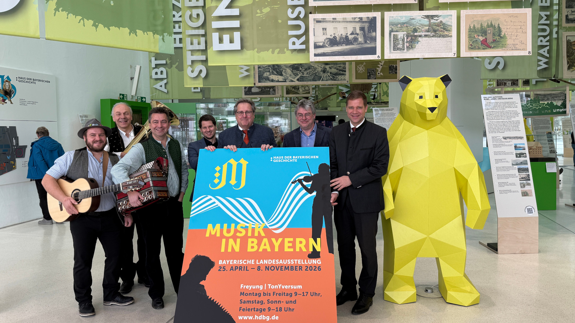 Gruppenfoto der Veranstalter und Projektleiter