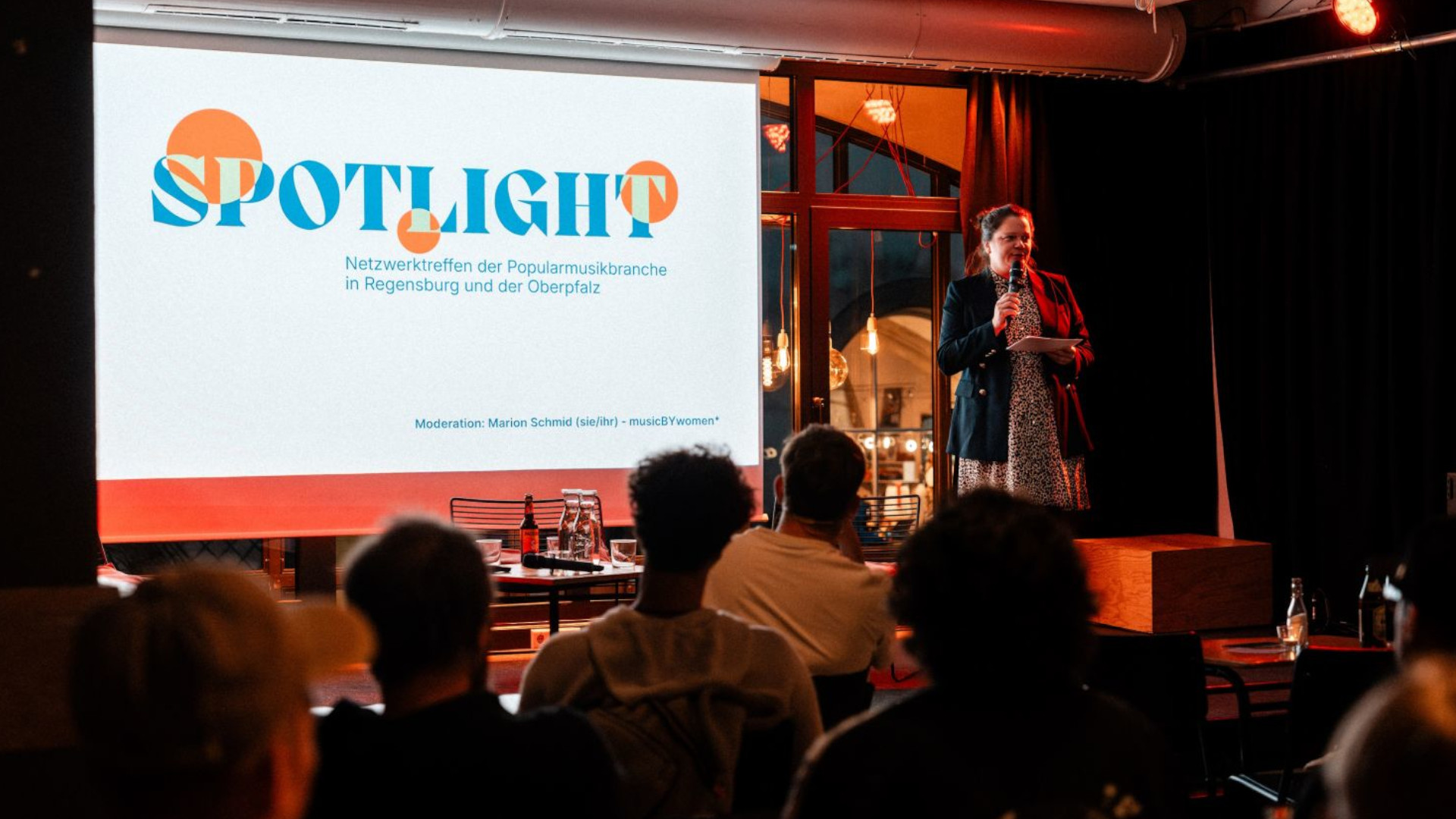 Pop-braucht-Platz-Spotlight-bringt-Musikszene-Verwaltung-und-Wirtschaft-zusammen