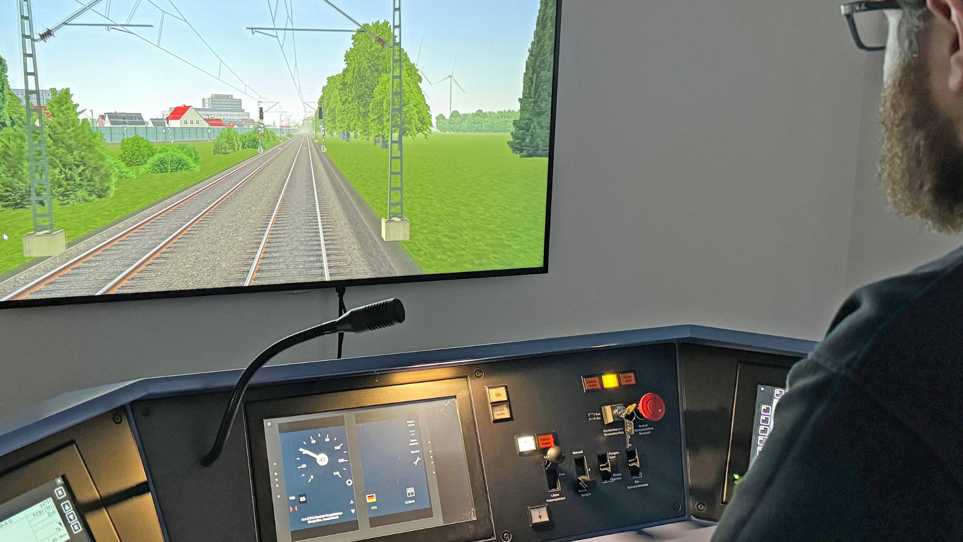  Am Simulator trainieren die angehenden Triebfahrzeugführer realitätsnahe betriebliche Situationen.