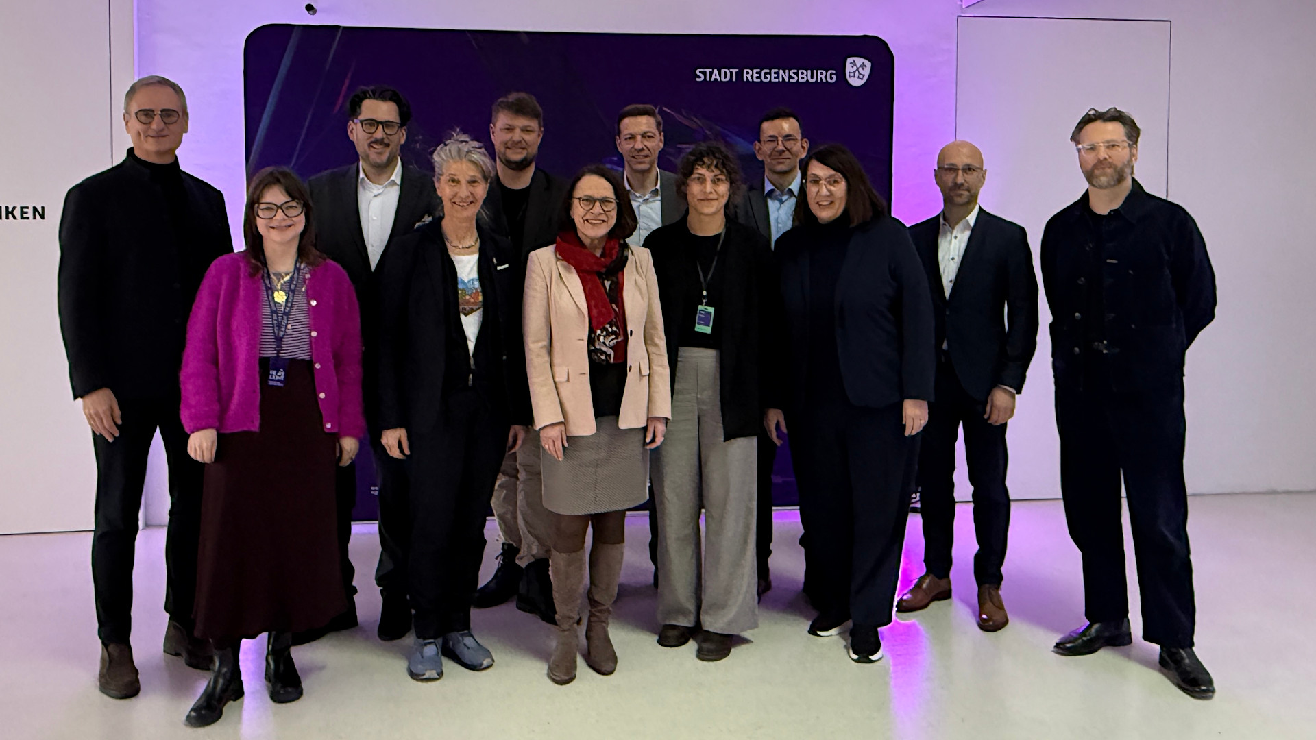 licht trifft welterbe re light bringt internationale lichtkunst nach regensburg 3