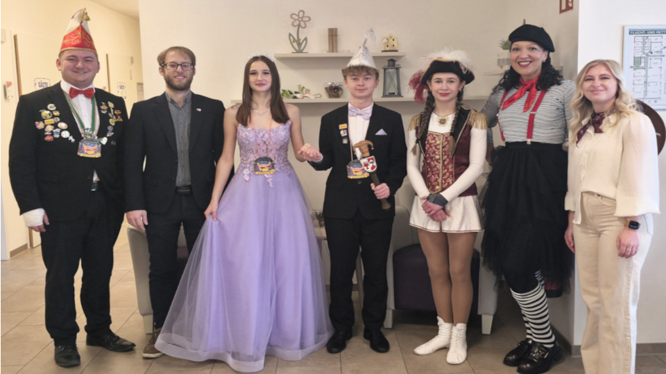 Das Prinzenpaar besucht die Johanniter Tagespflege Schwabelweis