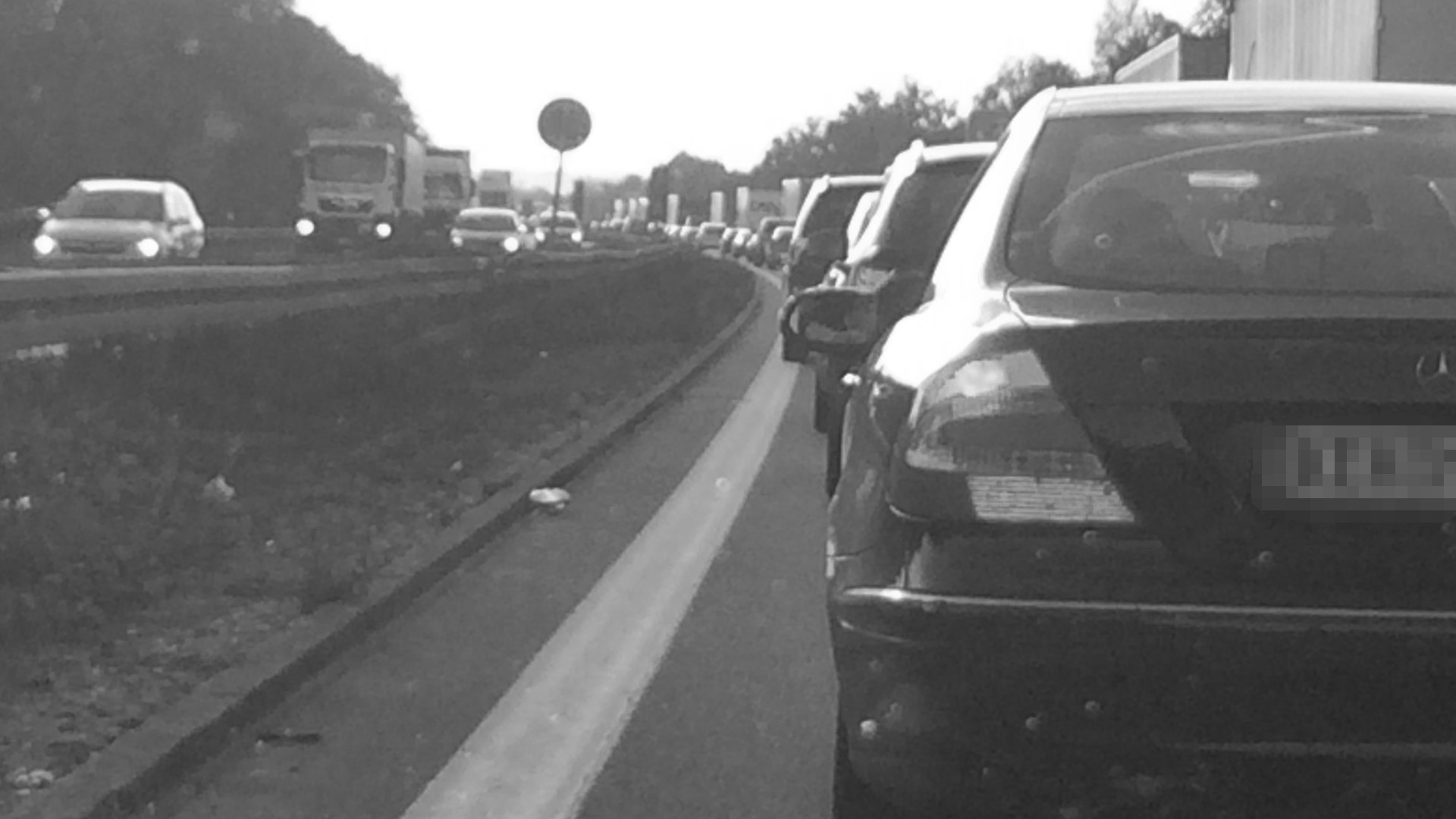 Schwarz-weiß-Bild Verkehr