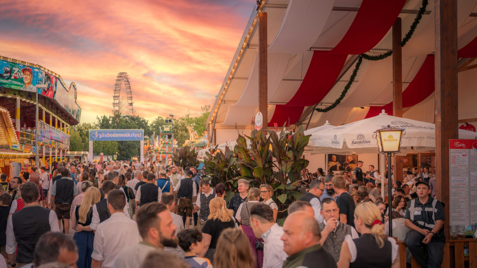 Gäubodenvolksfest Sonnenuntergang