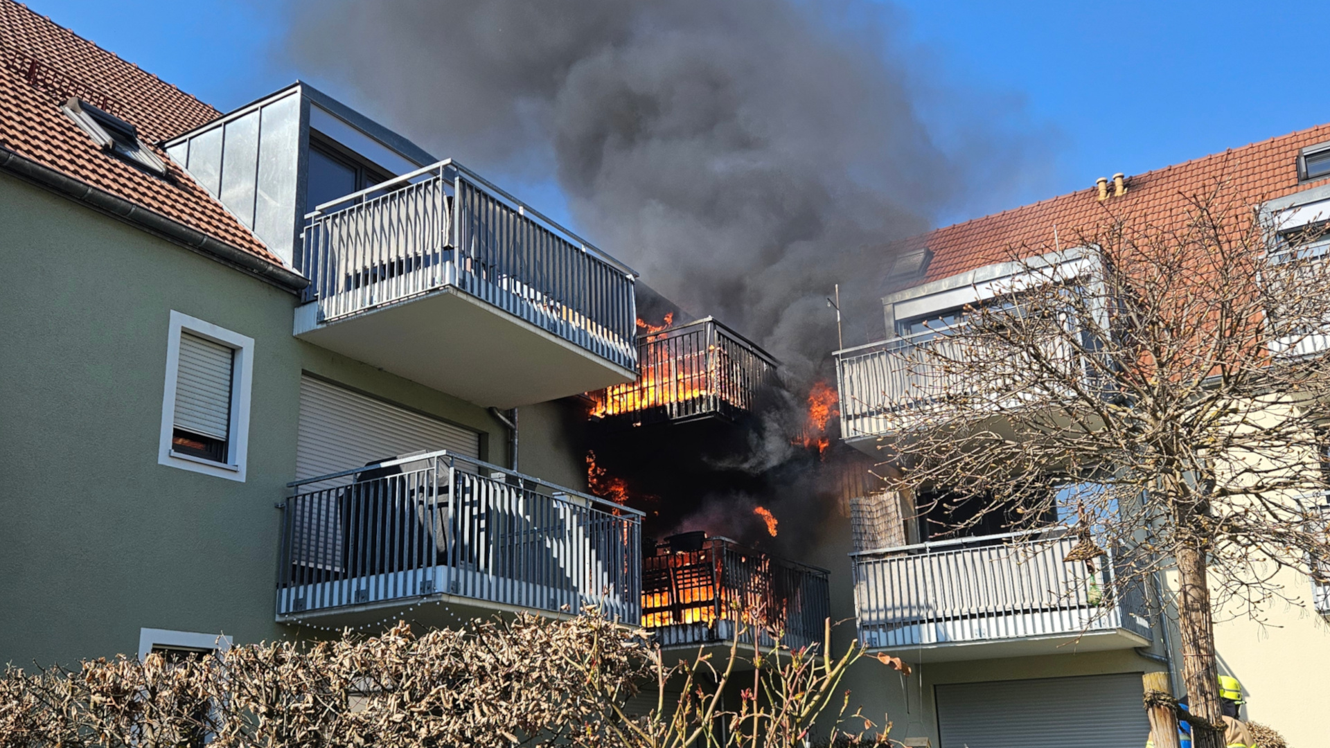 Brand auf Balkon