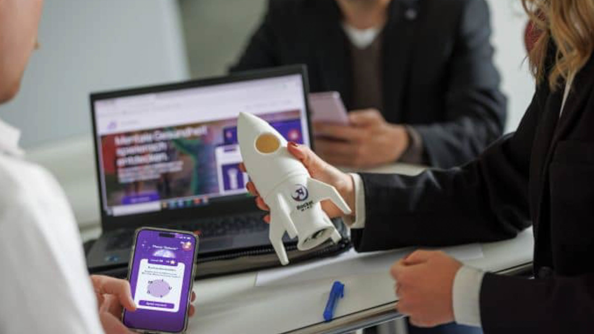 Handy und Rocket Mind vom Ideenwettbewerb