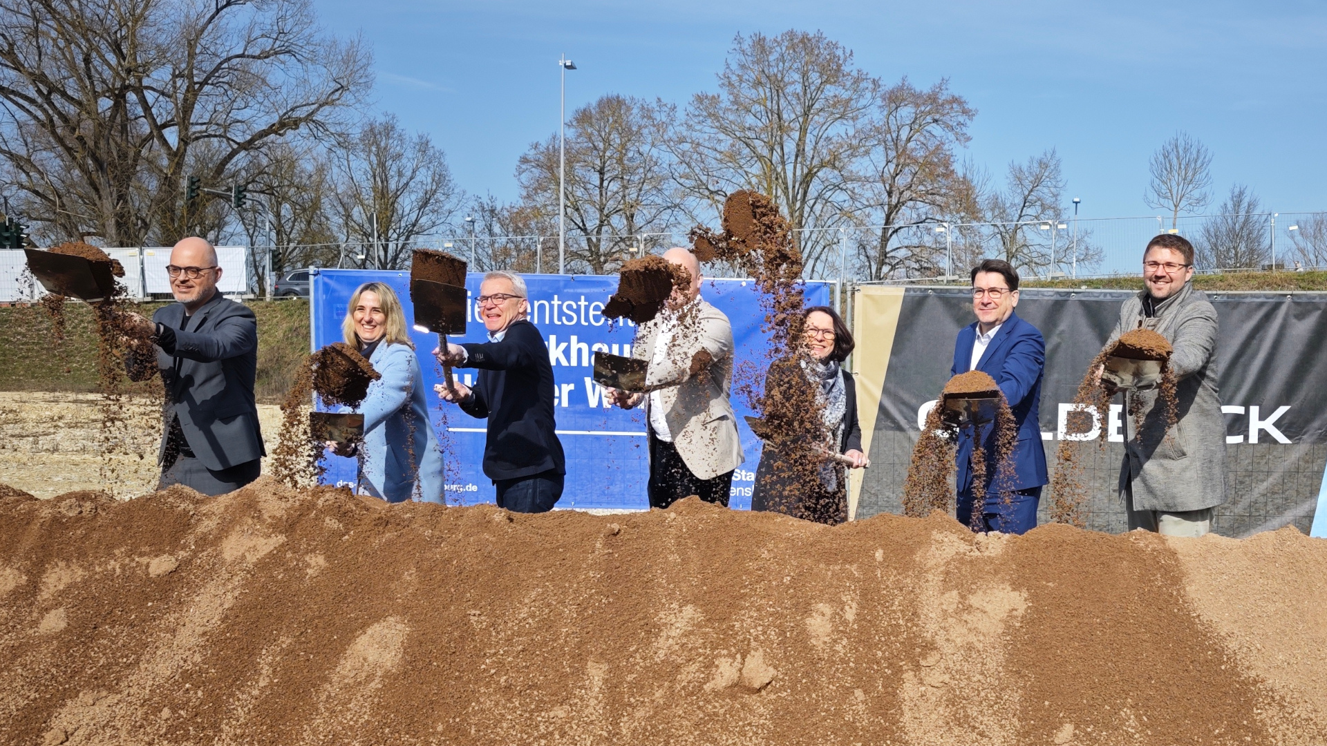 Spatenstich am Unteren Wöhrd