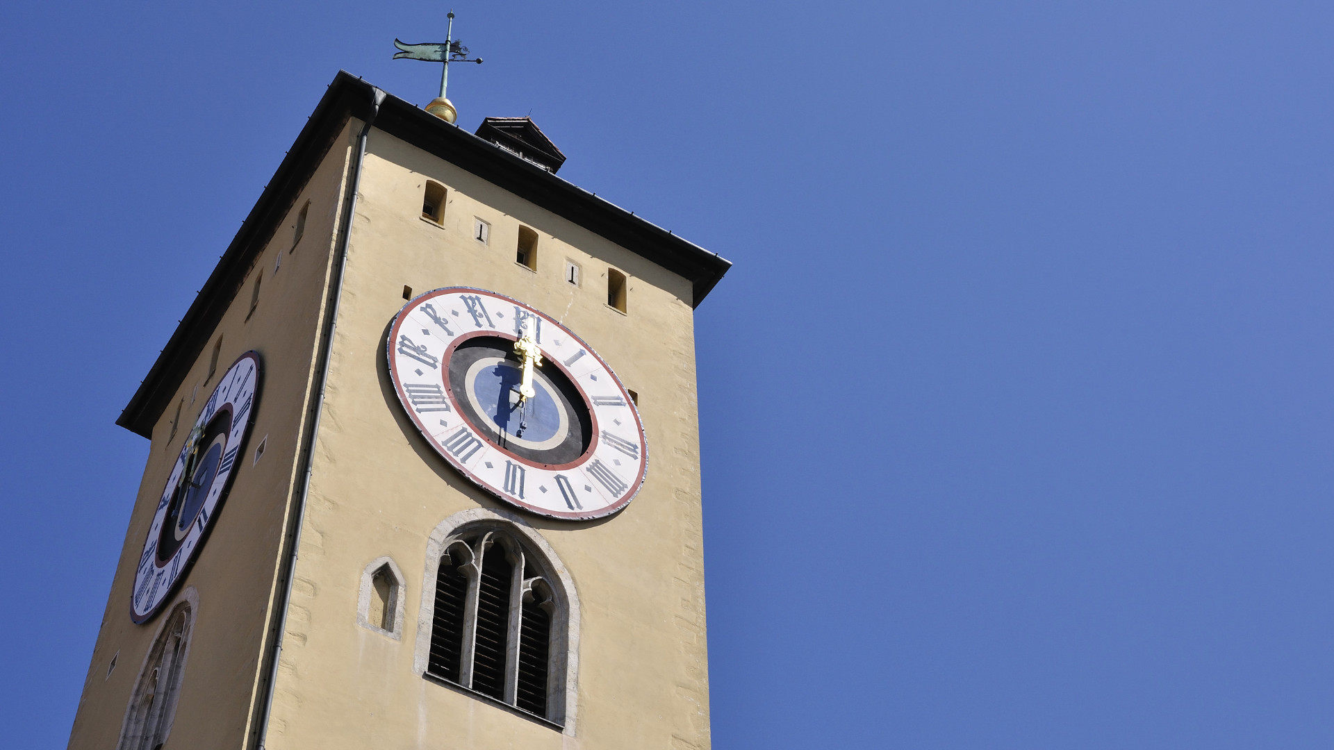 Symbolbild: Turm des Rathauses in Regensburg