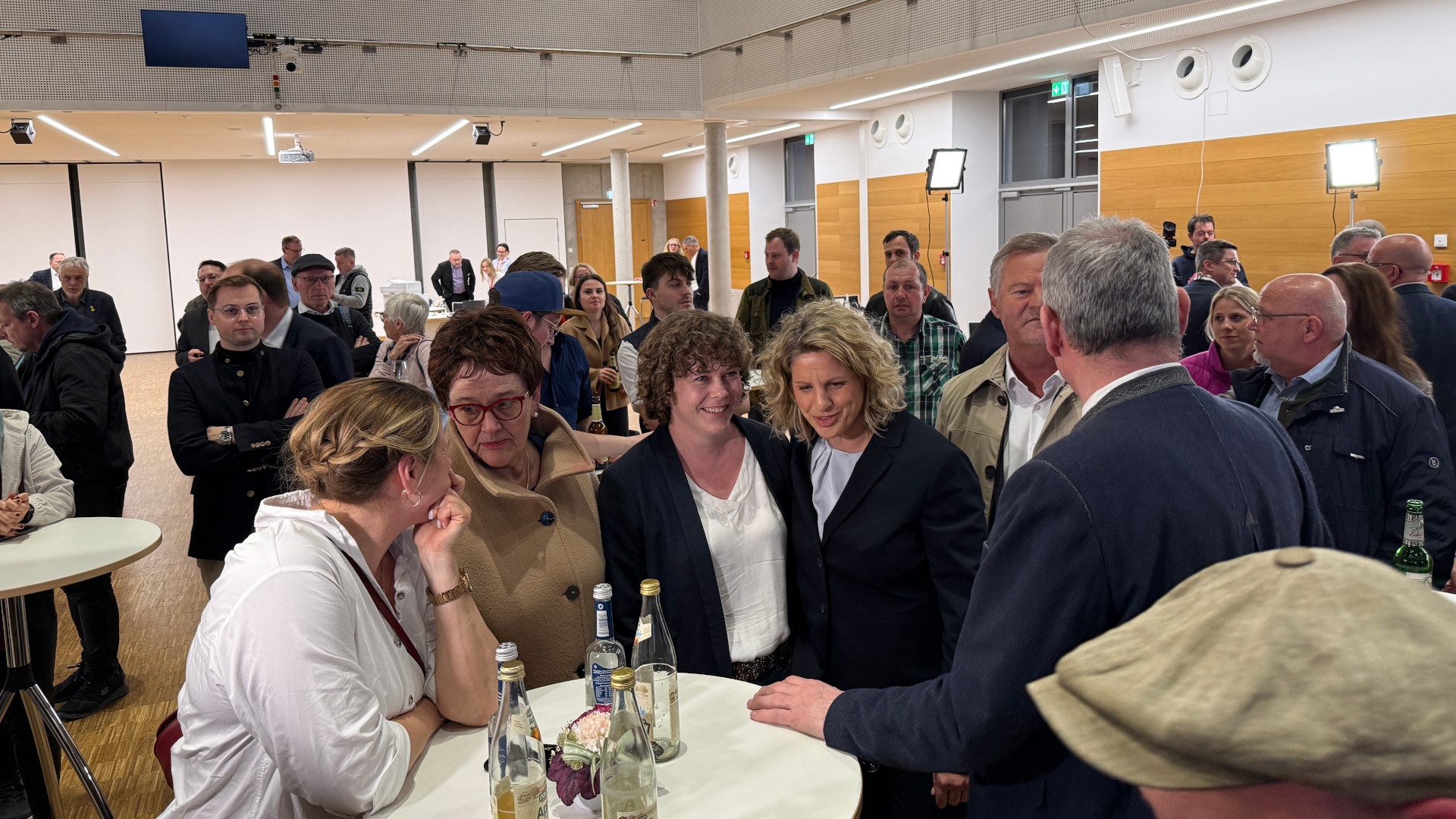 Dr. Astrid Freudenstein hat sich bei der Stichwahl zu ihrem Team gesellt.