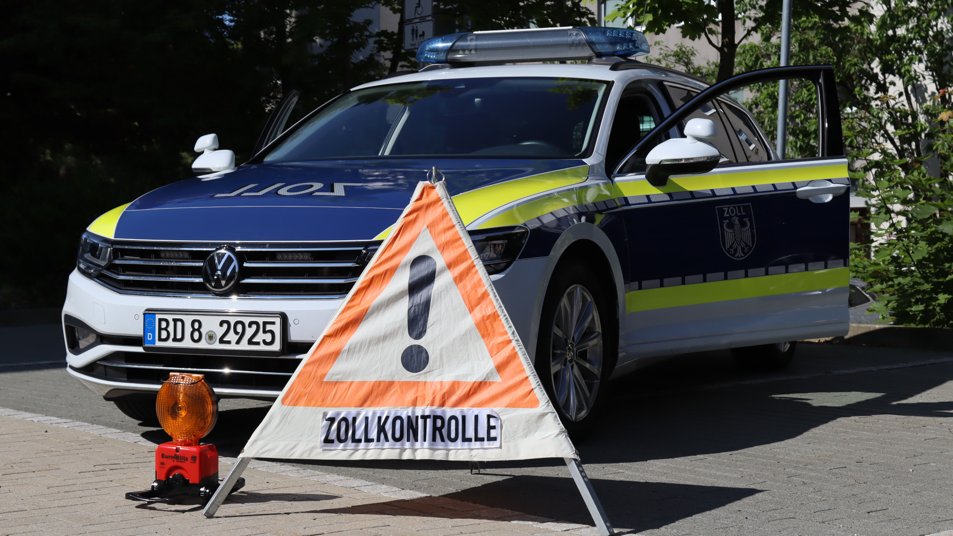 Einsatzfahrzeug des ZOLLs