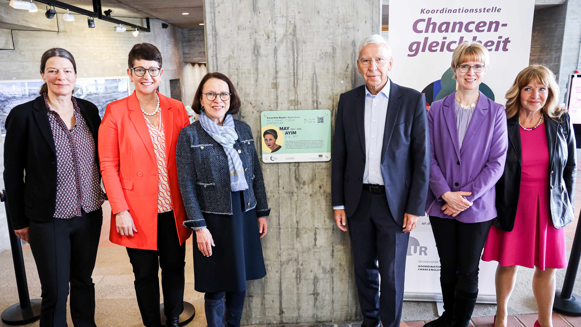 „FrauenOrt“-Plakette