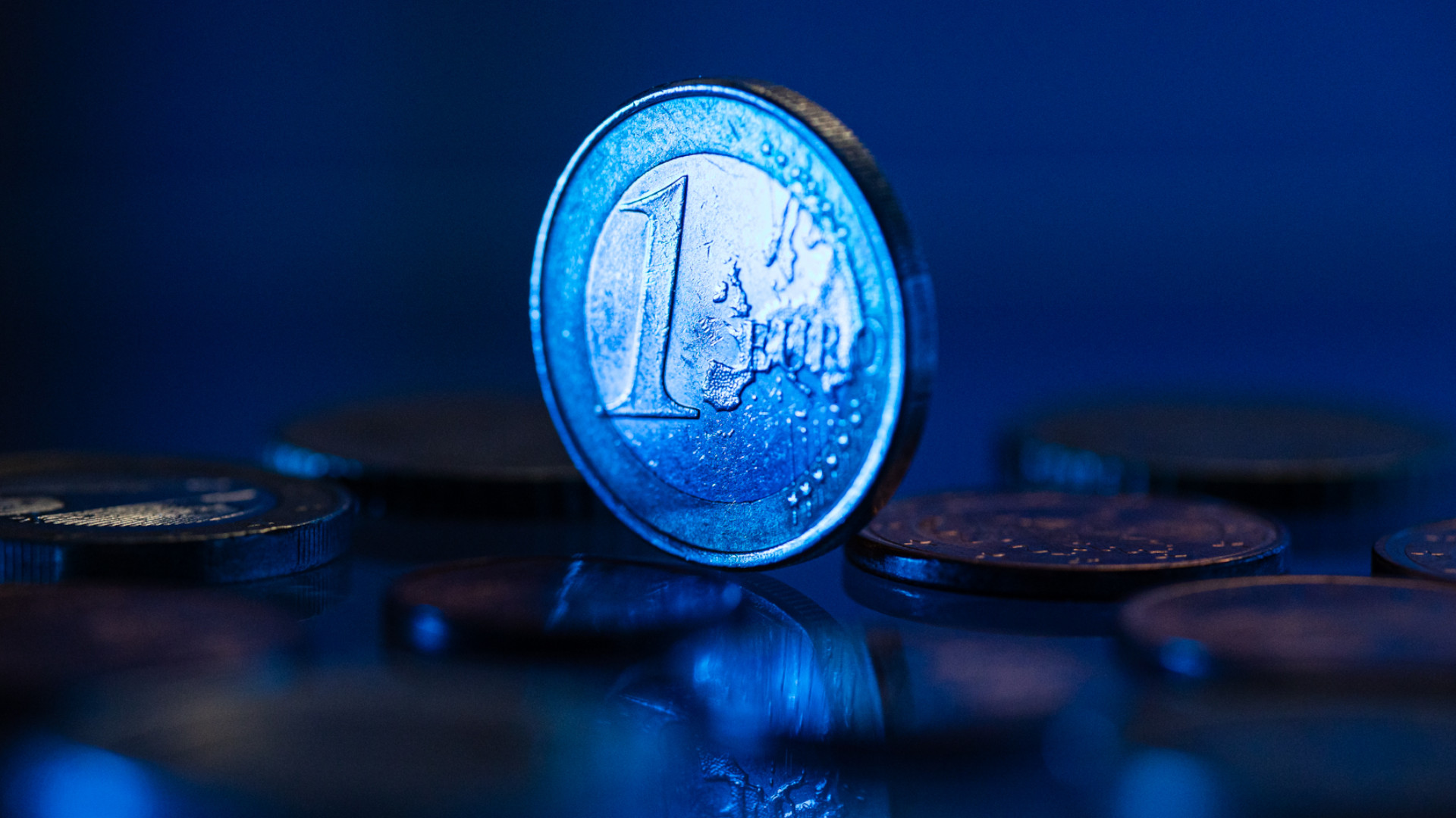 Symbolbild: Ein Euro ist zu sehen