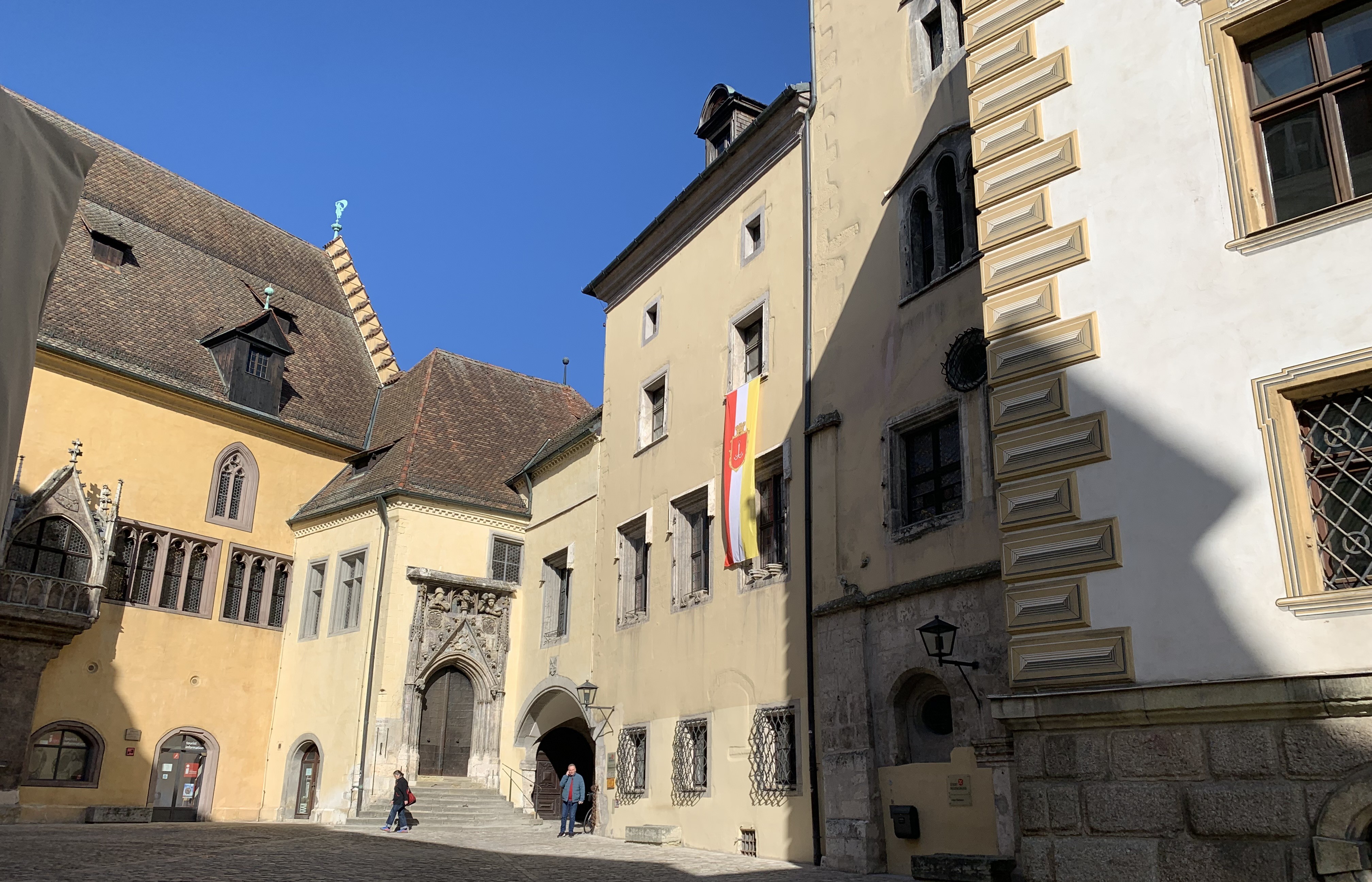 vom energiezentrum zum rathaus 39 millionen euro fuer den umbau des ehemaligen rewag gebaeudes 4