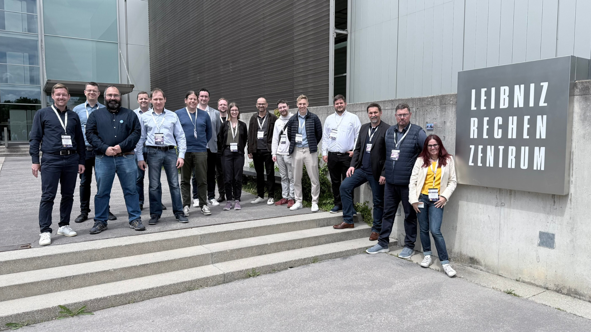 Gruppenfoto der Cluster vor Ort Veranstaltung: Arbeitsgruppe Quantencomputing im Leibniz-Rechenzentrum 