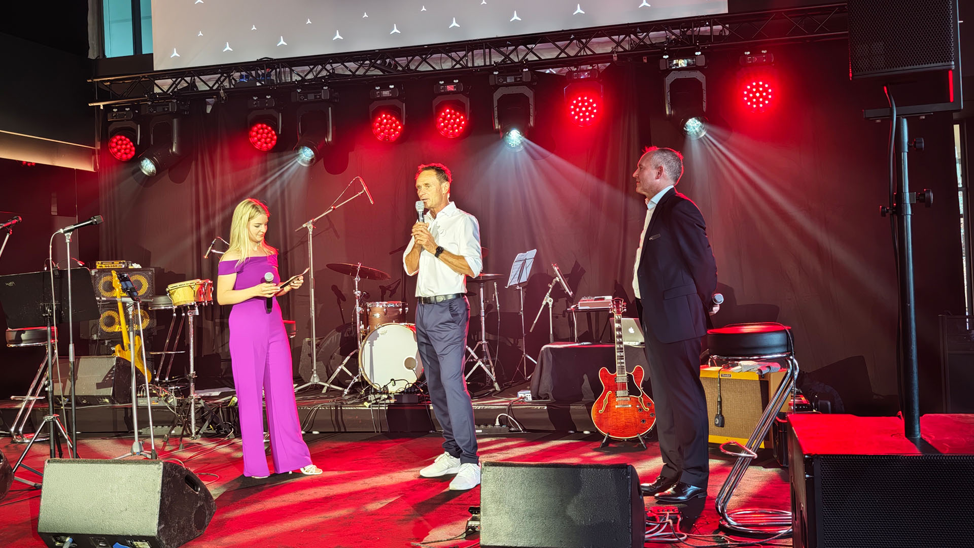 10 jahre stern center regensburg jubilaeum mit blick in die automobile zukunft 4