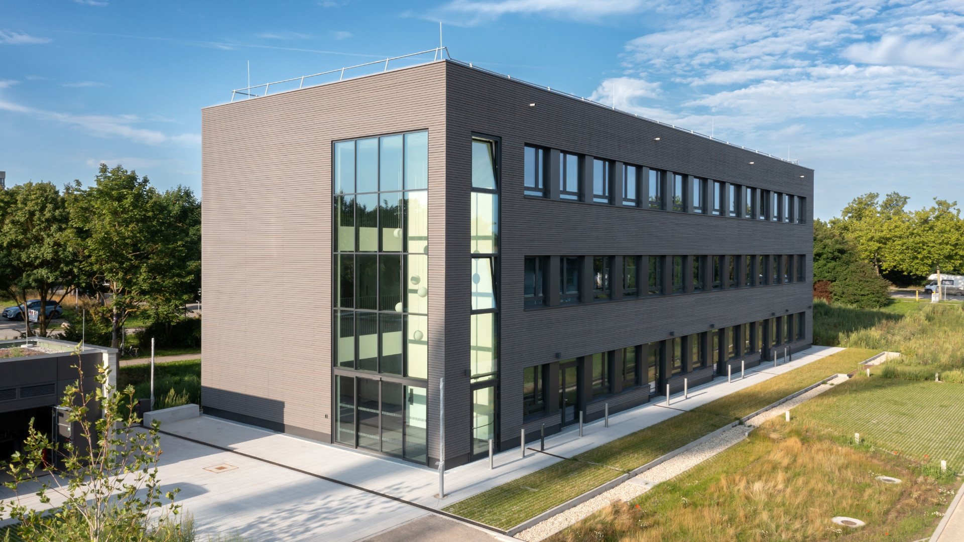 Das Haus für Innovation und Transfer der OTH Regensburg legt besonderen Fokus auf die Nutzung erneuerbarer Energien. 