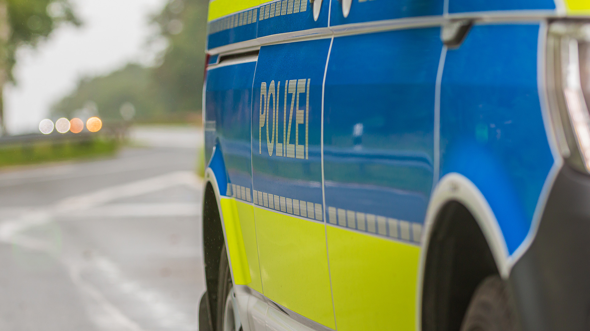 Fahrradfahrerin-bei-Unfall-schwer-verletzt-Polizei-sucht-Ersthelferin