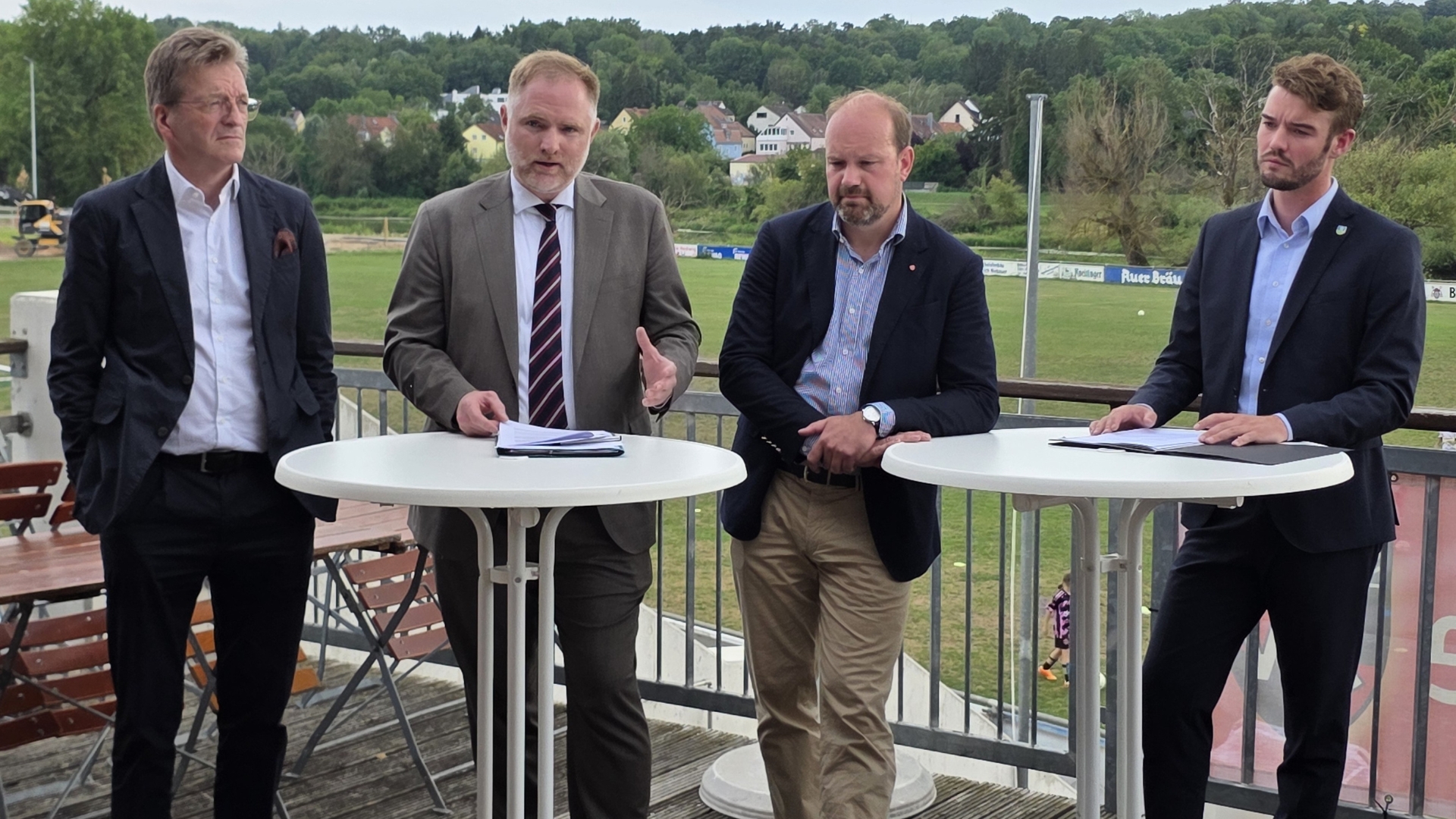 v.l.n.r: Sprecher der Geschäftsführung der Reinhausen GmbH Dr. Nicolas Maier-Scheubeck, Bundestagsabgeordneten Peter Aumer, Fraktionsvorsitzenden der CSU im Stadtrat Regensburg Michael Lehner, Erster Bürgermeister des Marktes Lappersdorf Dr. Franz Rumstadt