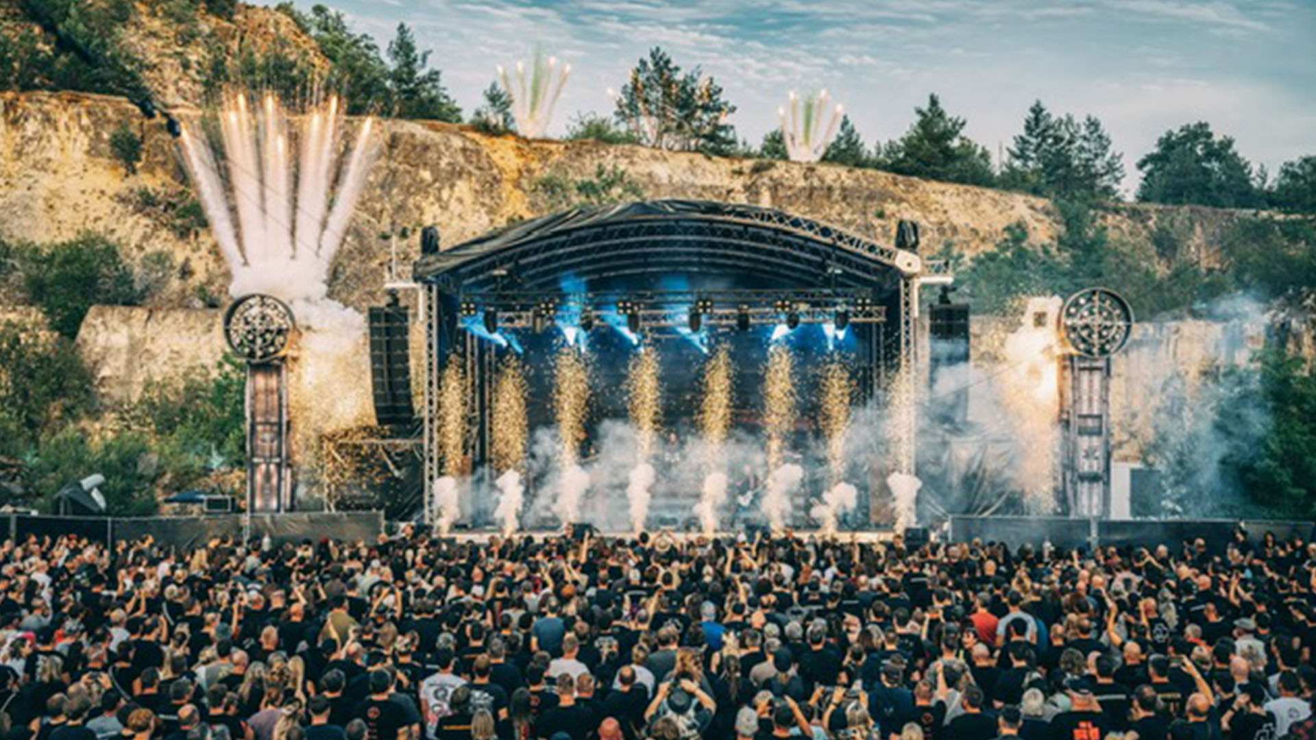 Konzert von Stahlzeit mit großer Bühnenshow