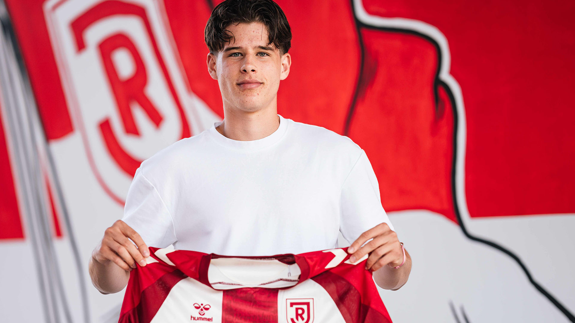 Zétény Jánó: Neuer Offensivspieler des SSV Jahn Regensburg
